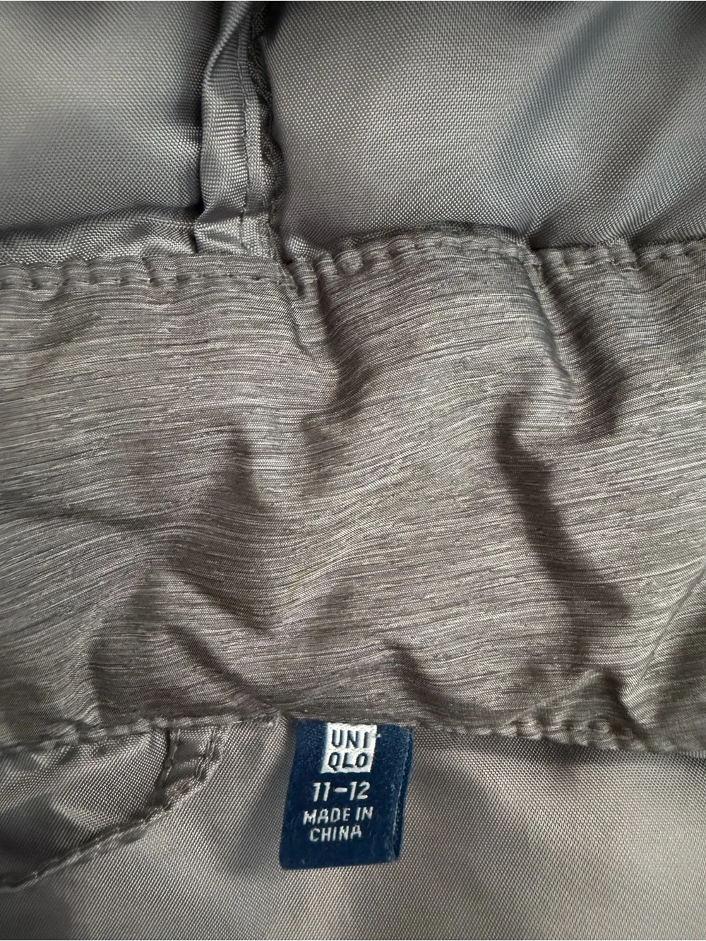 Uniqlo Men's Hooded Puffer Jacket in Gray